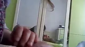 Kana pukuhuoneessa N ...