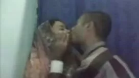 Tyttö Isot tissit na ...