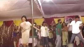 Nuori Ashley kaipaa  ...